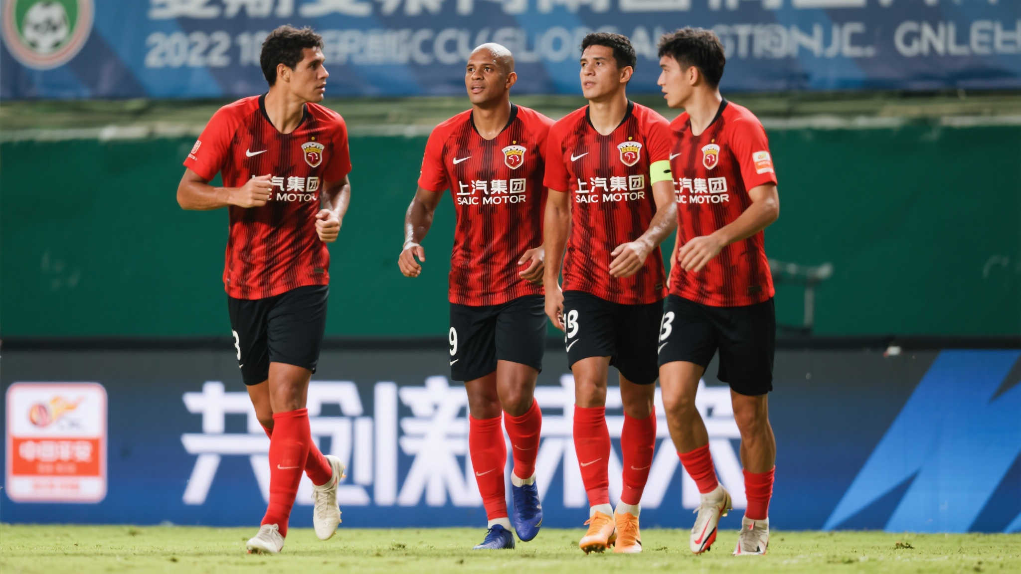 出他在比赛 出他在比赛